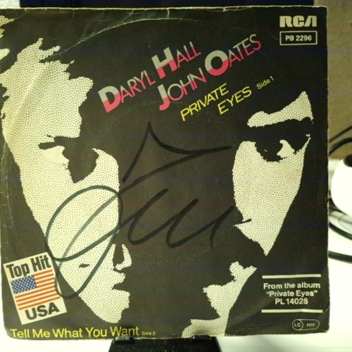 SINGLE / Daryl Hall John Oates* – Private Eyes