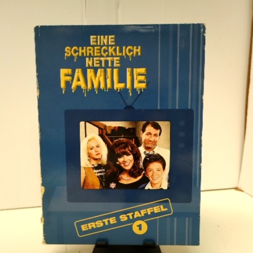 DVD / Eine Schrecklich Nette Familie (Erste Staffel)