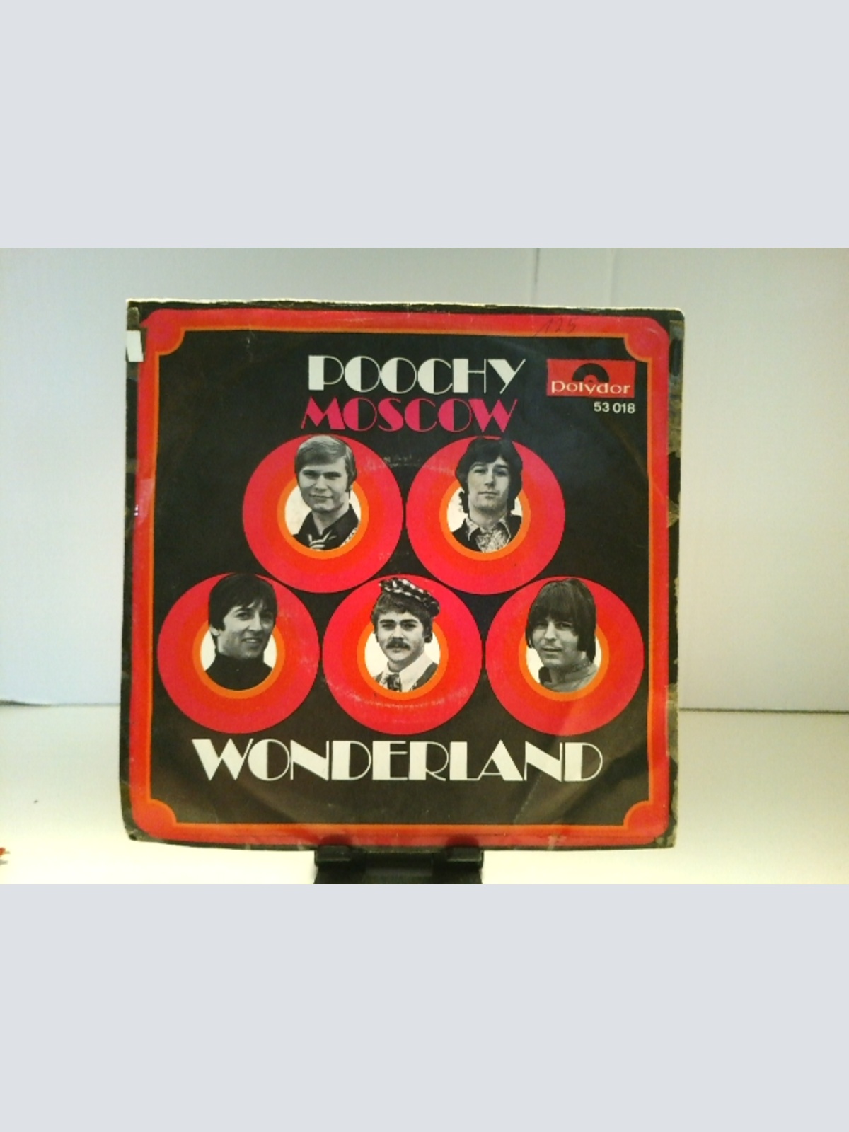 SINGLE / Wonderland (8) – Poochy / Moscow