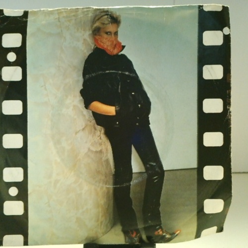 SINGLE / Olivia Newton-John – A Little More Love