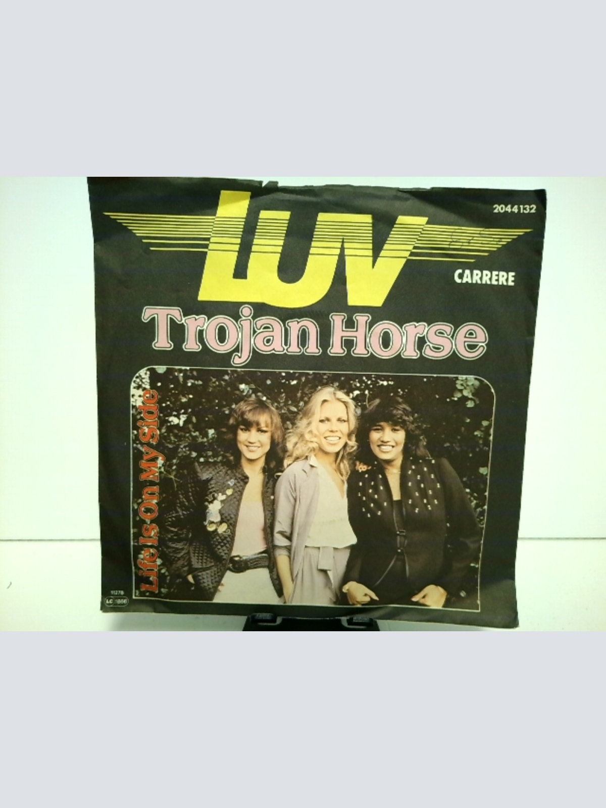 SINGLE / Luv* – Trojan Horse