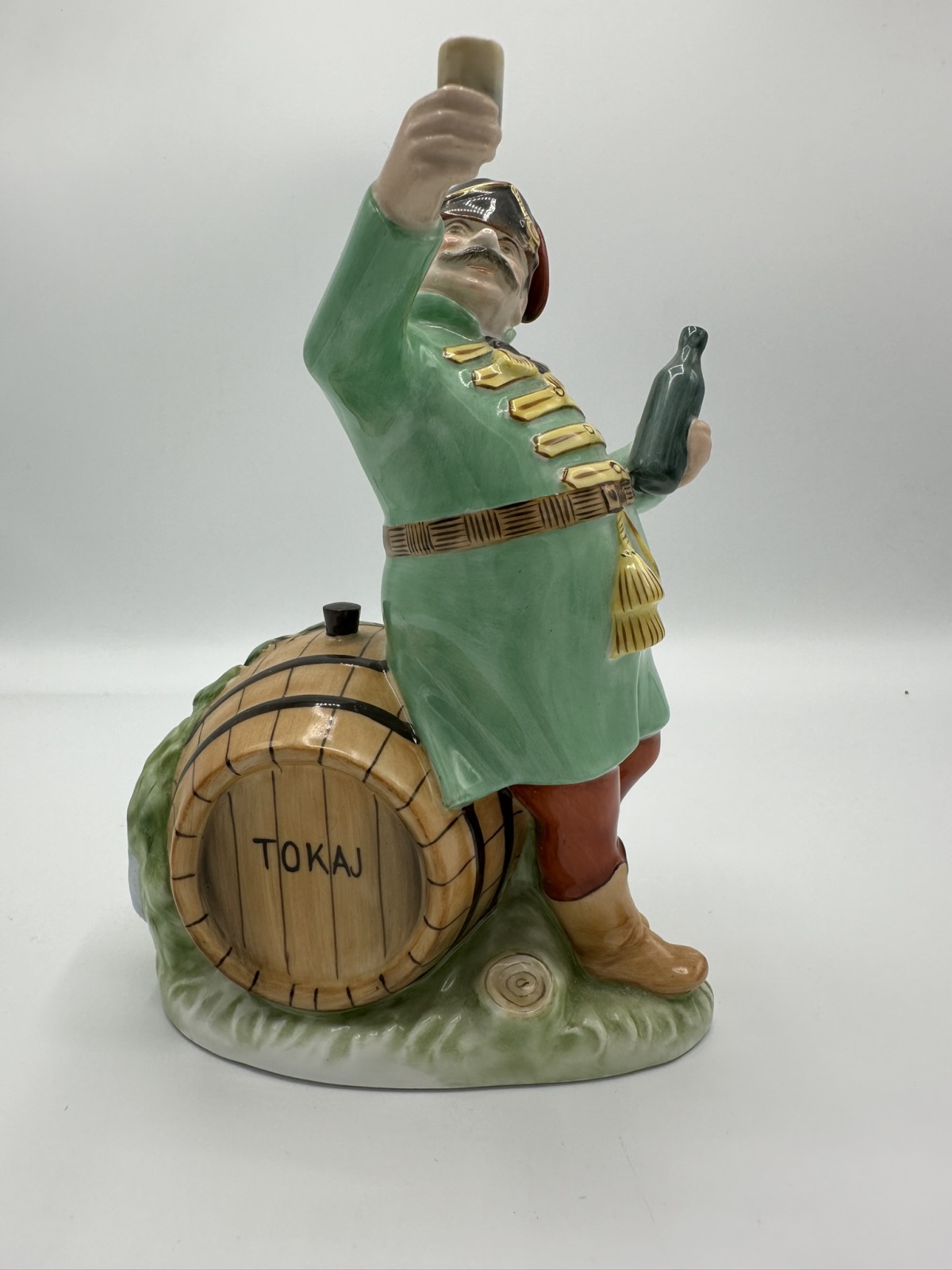 Herend „Prostender Ungar“