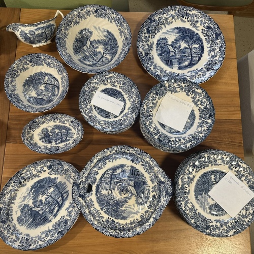 Wunderschönes Johnson Bros "Mill Stream" Sammelgeschirr 40-teilig