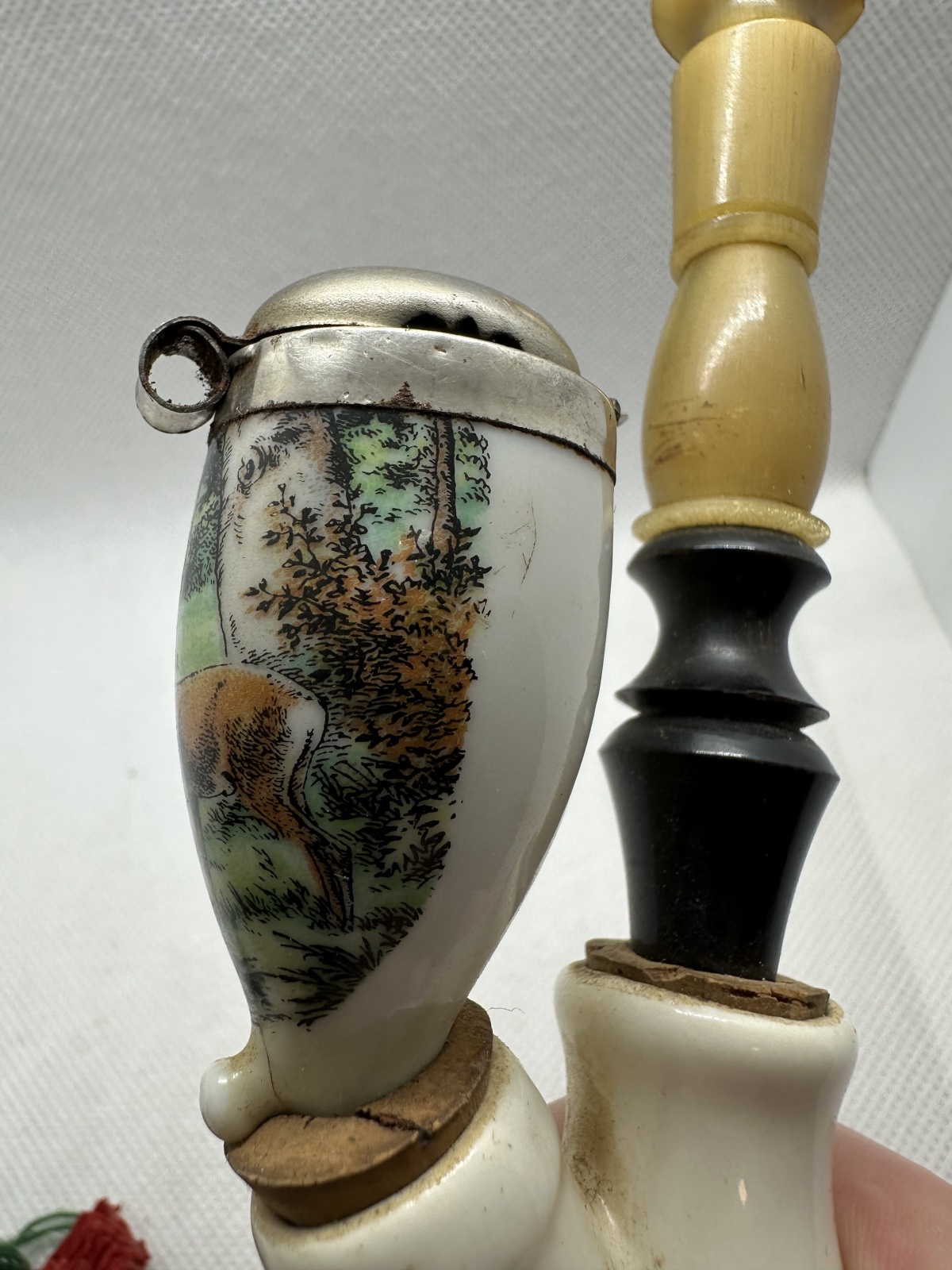 Antike Gesteckpfeife mit zwei Porzellanköpfen Jagdmotiv (Reh, Auerhahn)