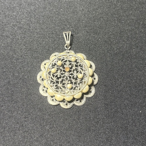 antiker Anhänger UdSSR mit Perlen und Filigran