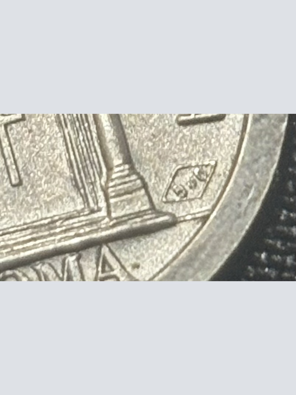 2 Stuck Silbermedaillon mit der Darstellung des Papstes