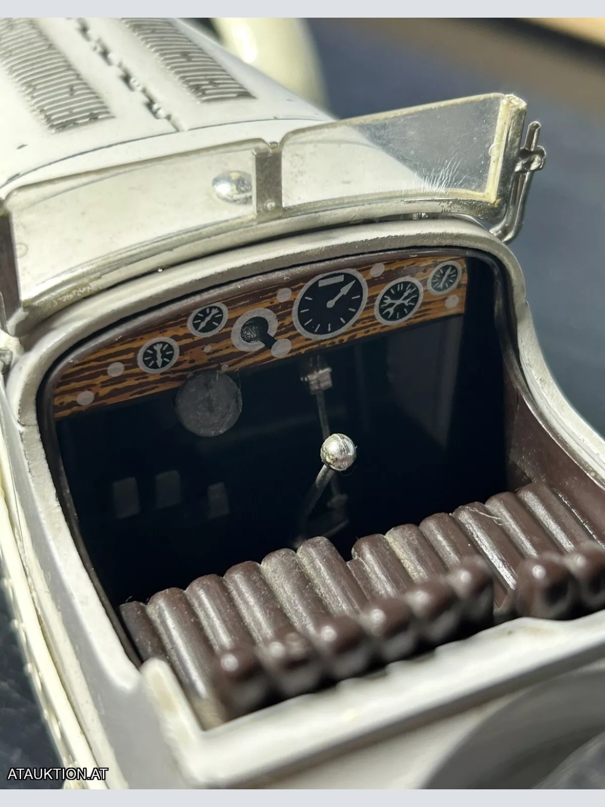 Paar Vintage Burago Automodelle Mercedes Benz SSK 1928 und SSKL 1931 Maßstab 1/18