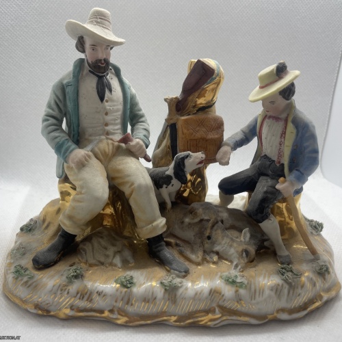 Altes Porzellan Figurengruppe "Die Rast nach der Jagd"