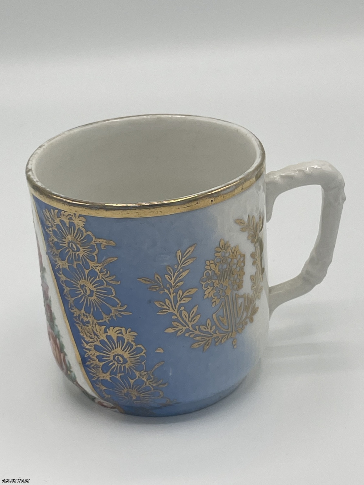 Wunderschönes antikes Rosenhäferl mit Goldverzierung