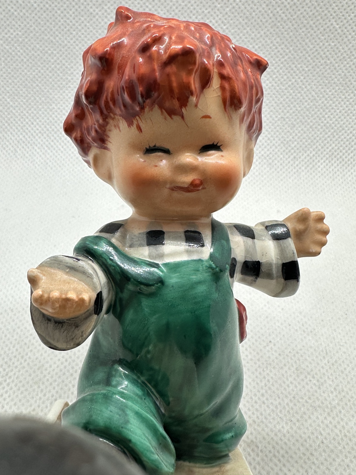 Goebel Figur 1957, Entwurf Charlot Byi