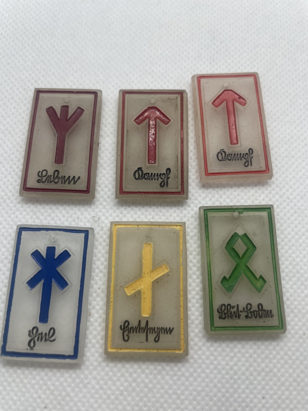 WHW - Winterhilfswerk - Germanische Runen - Glasabzeichen