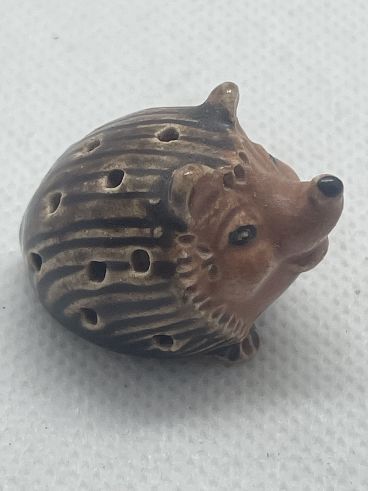 Kleiner Igel aus vermutlich Mürztaler Keramik