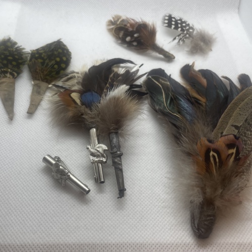 Konvolut Vintage Federhülsen und Federn/für Jagdhut