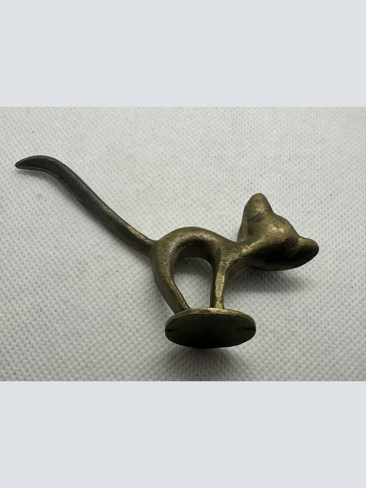 Walter Bosse - Katze Ringhalter