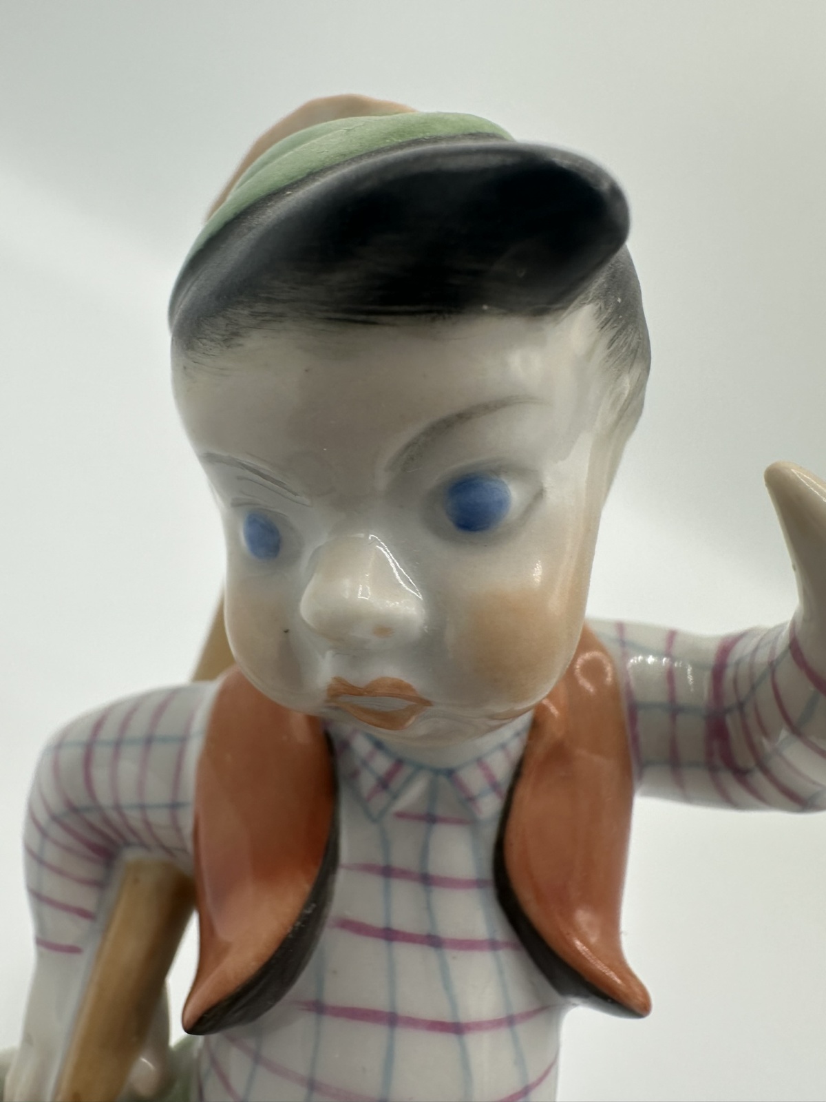 Herend Jägerjunge mit Hasen