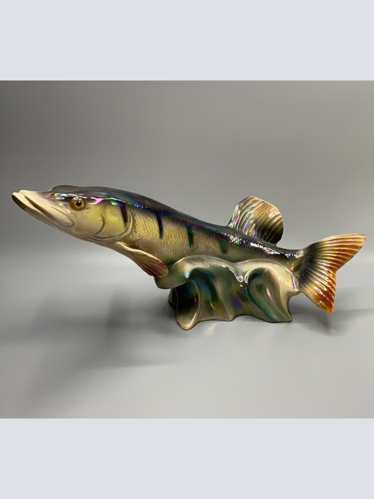 Porzellan "Hecht" Holland - Marke Royal Dux wahrscheinlich!