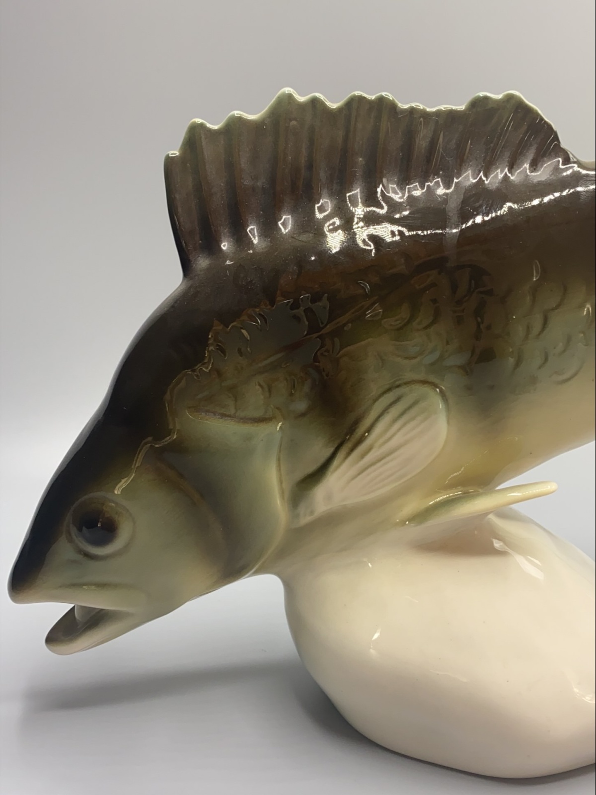 Royal Dux Bohemia "Karpfen"