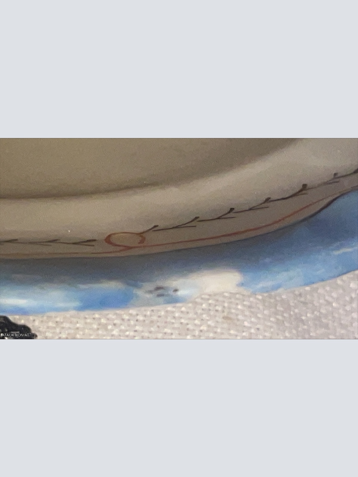 antikes Häferl/Sauciere mit Untertasse in einem/wahrscheinlich Jugendstil