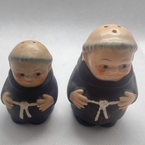 Hummel Goebel Pater/Mönch Salz und Pfefferstreuer