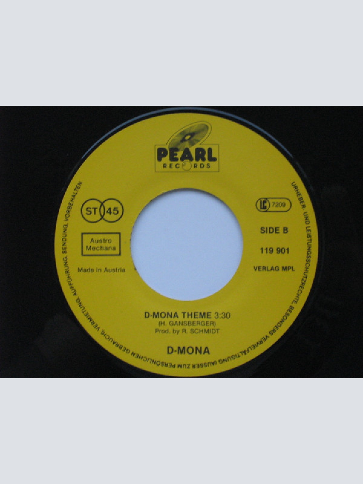 Vinyl / D-Mona - Leave Me Alone