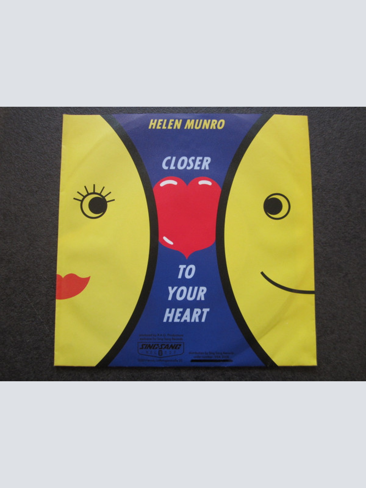 Vinyl / Helen Munro - Closer To Your Heart
