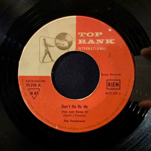 Vinyl / The Fendermen - Don't Ha Ha Ha / Beach Party