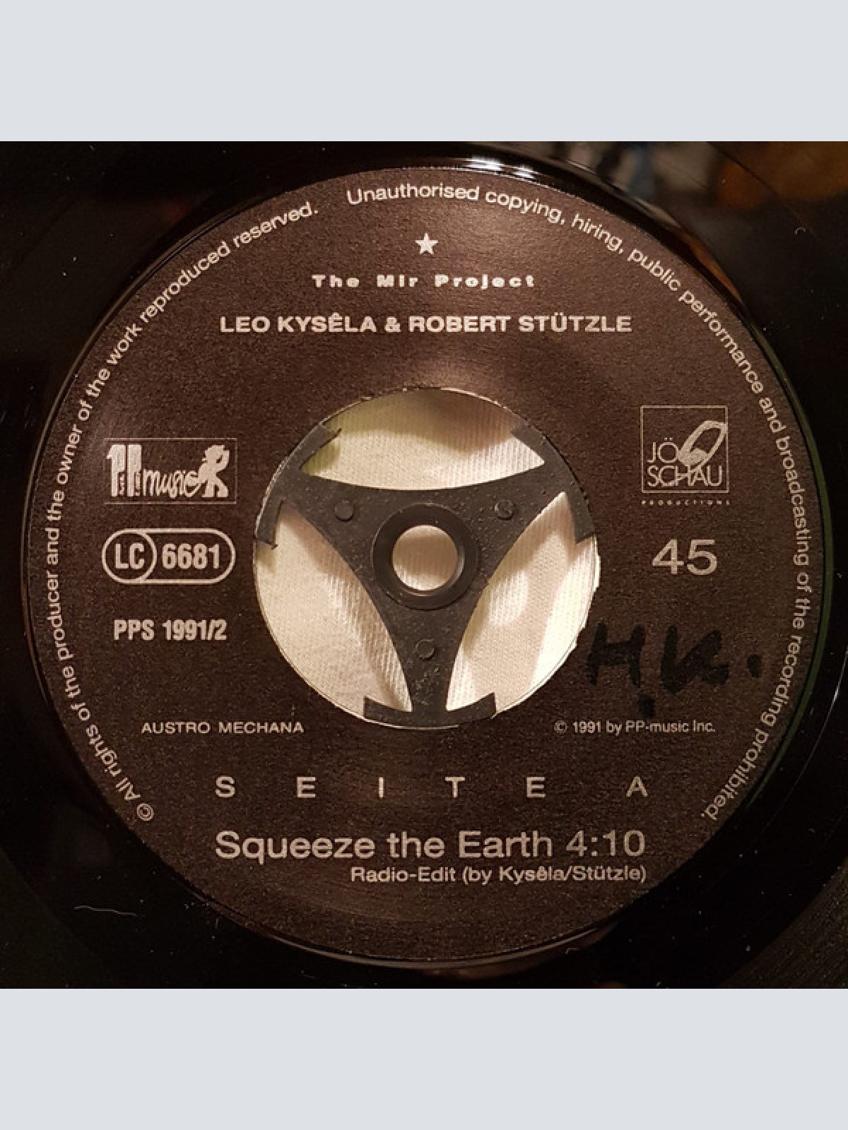 Vinyl / The Mir Project Featuring Leo Kysêla & Robert Stützle - Squeeze The Earth