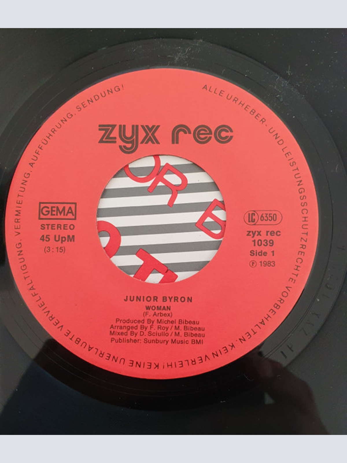 Vinyl / Junior Byron - Woman / Dance To The Music