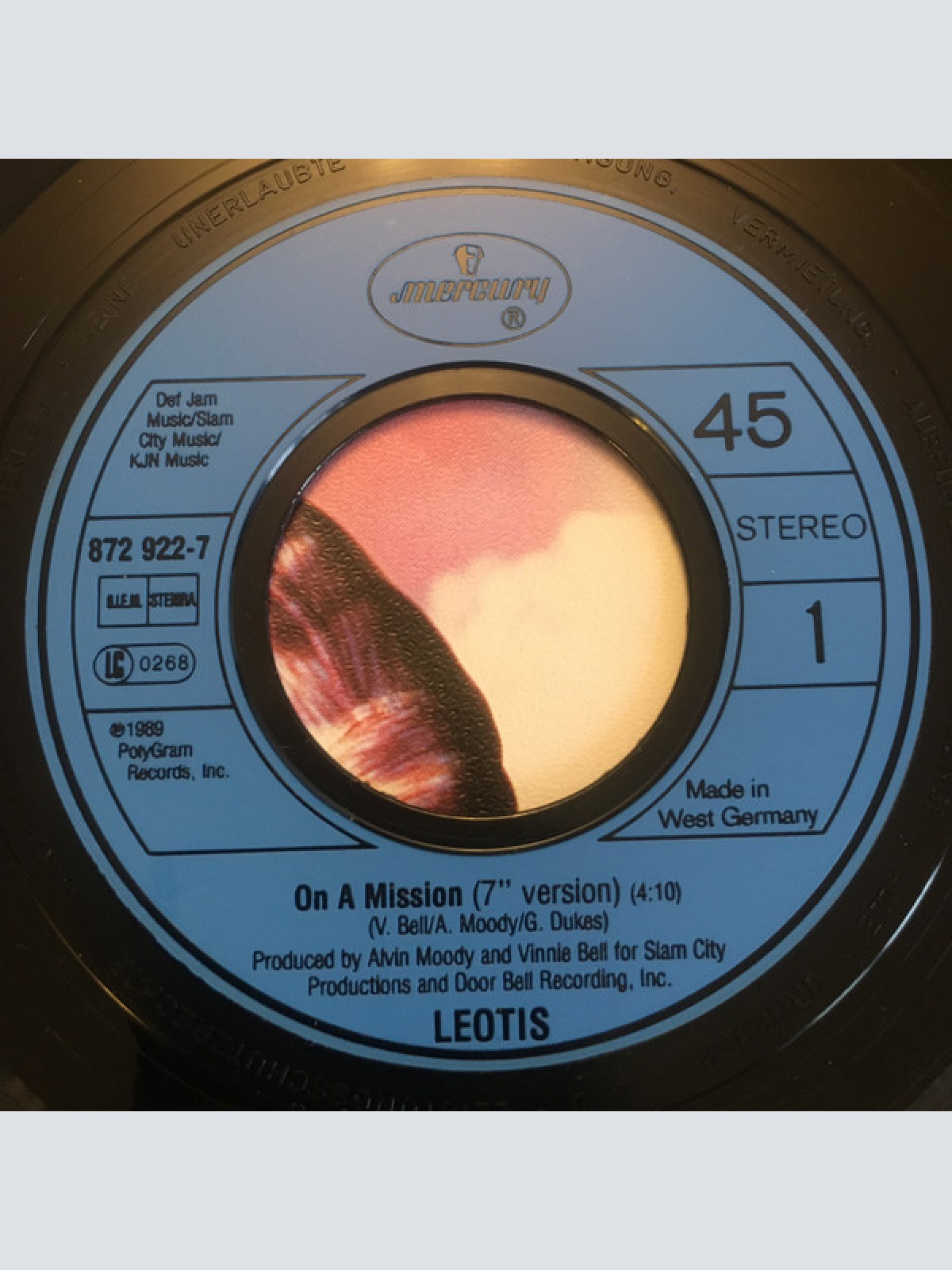 Vinyl / Leotis - On A Mission