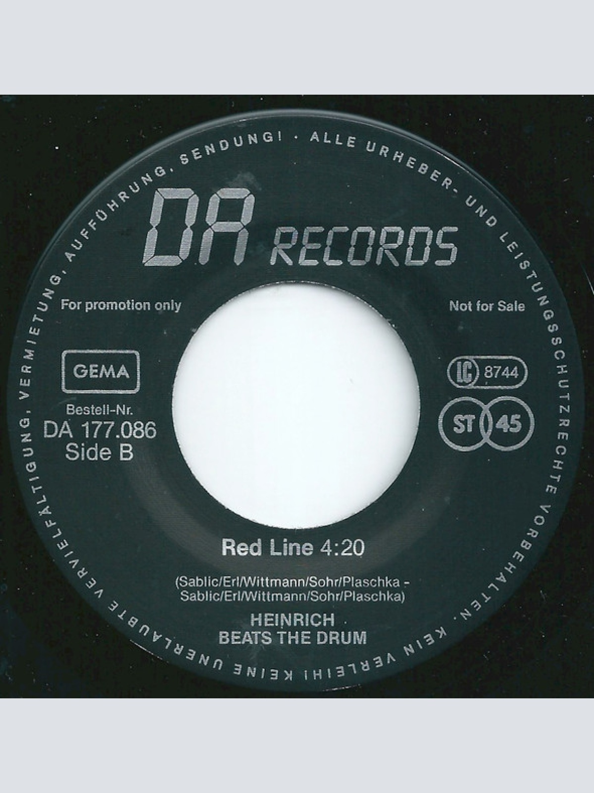 Vinyl / Heinrich Beats The Drum - Living In A Circle