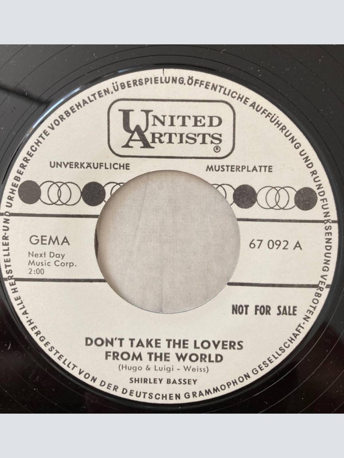 Vinyl / Shirley Bassey - Don't Take The Lovers From The World