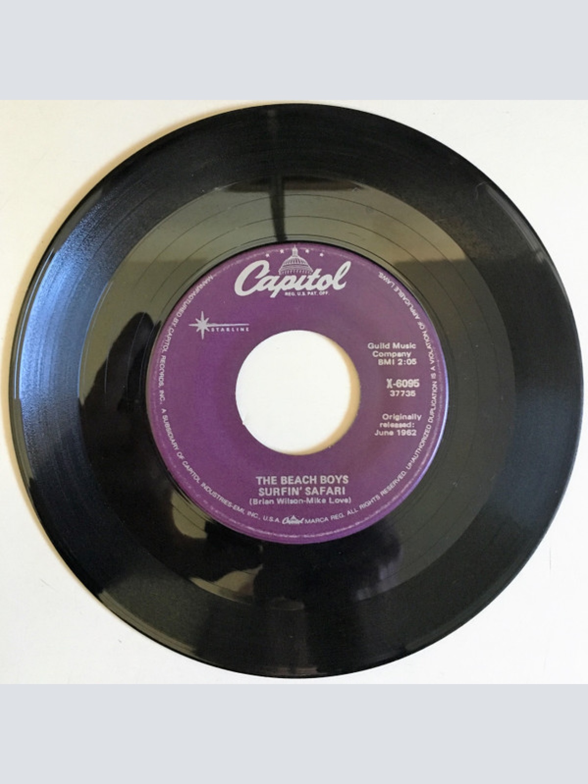 Vinyl / The Beach Boys - Surfin' Safari / 409