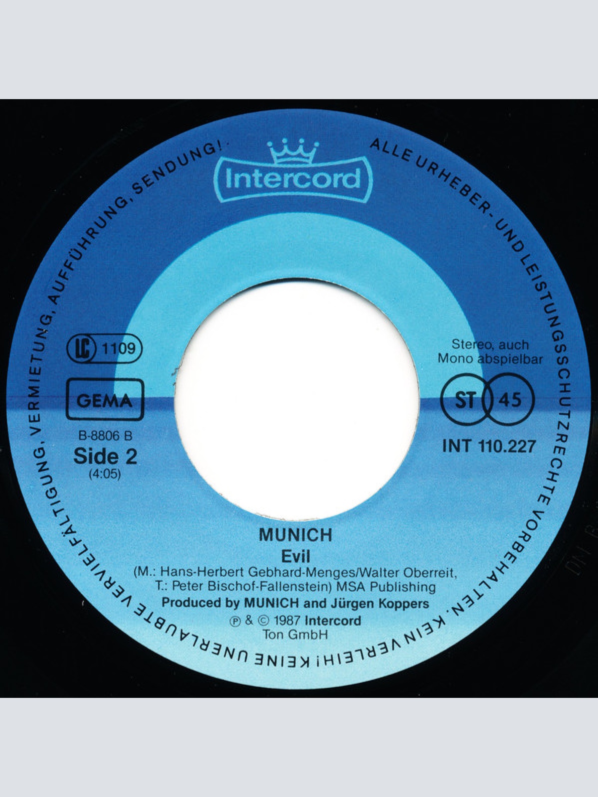 Vinyl / Munich - Bigger