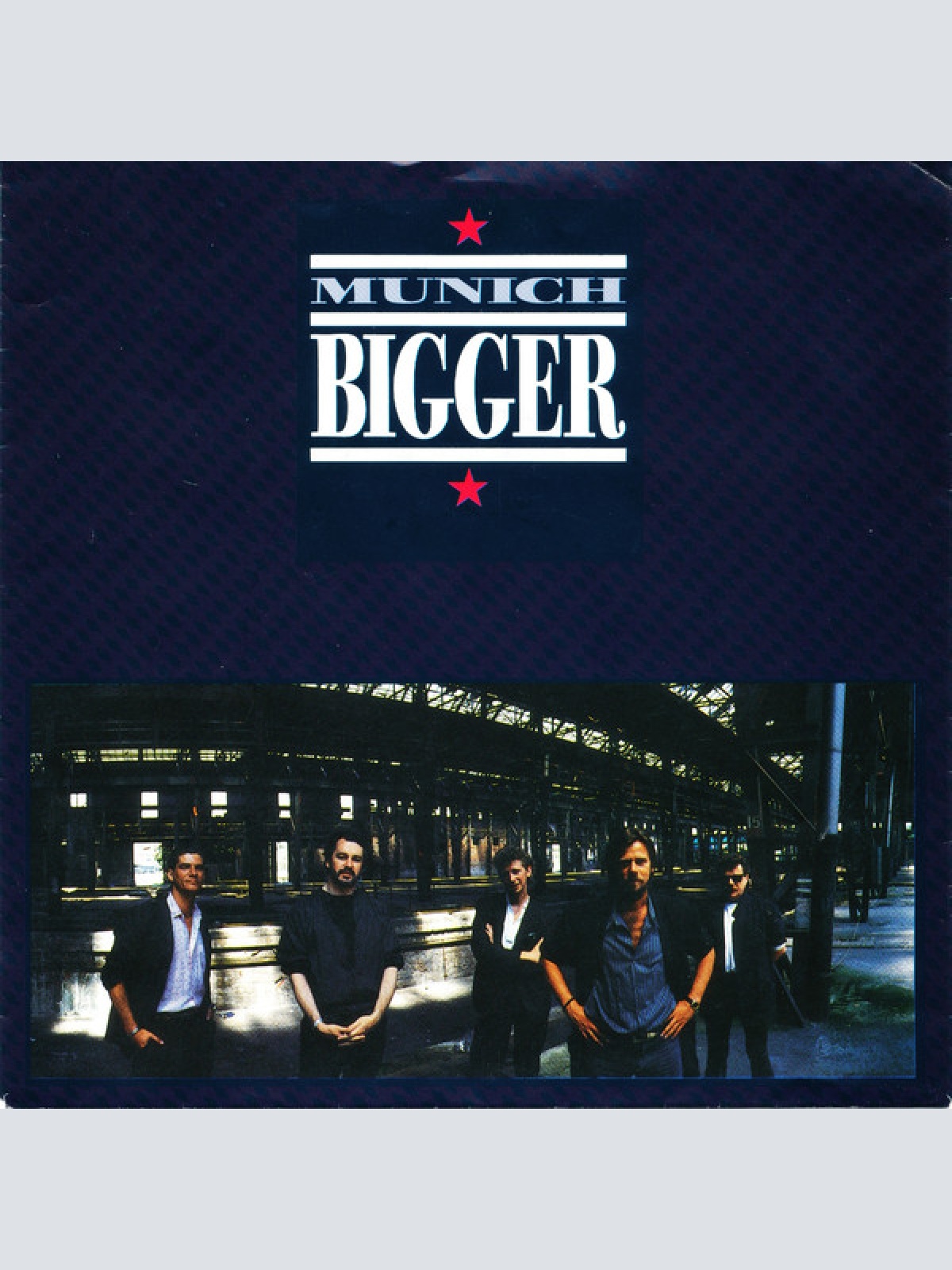 Vinyl / Munich - Bigger