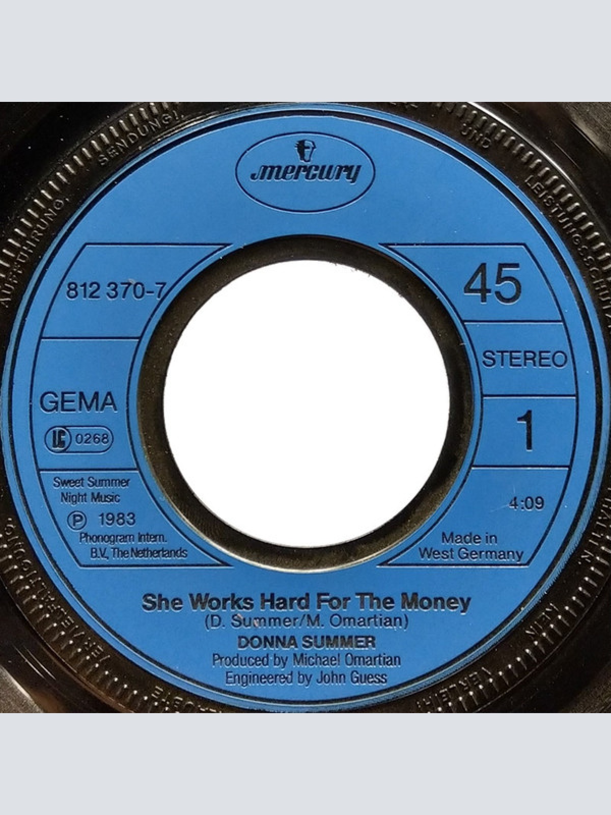 Vinyl / Donna Summer - She Works Hard For The Money