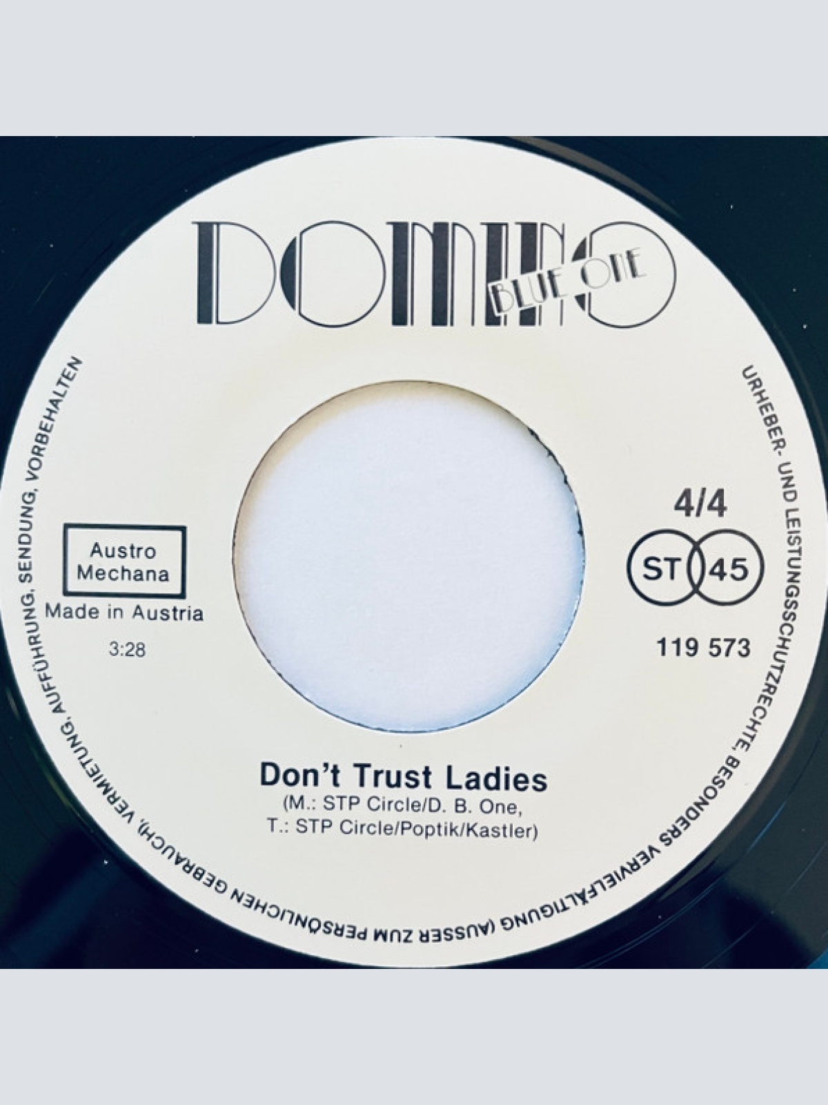 Vinyl / Domino Blue One - Domino's Waltz (Femmes D'amour)