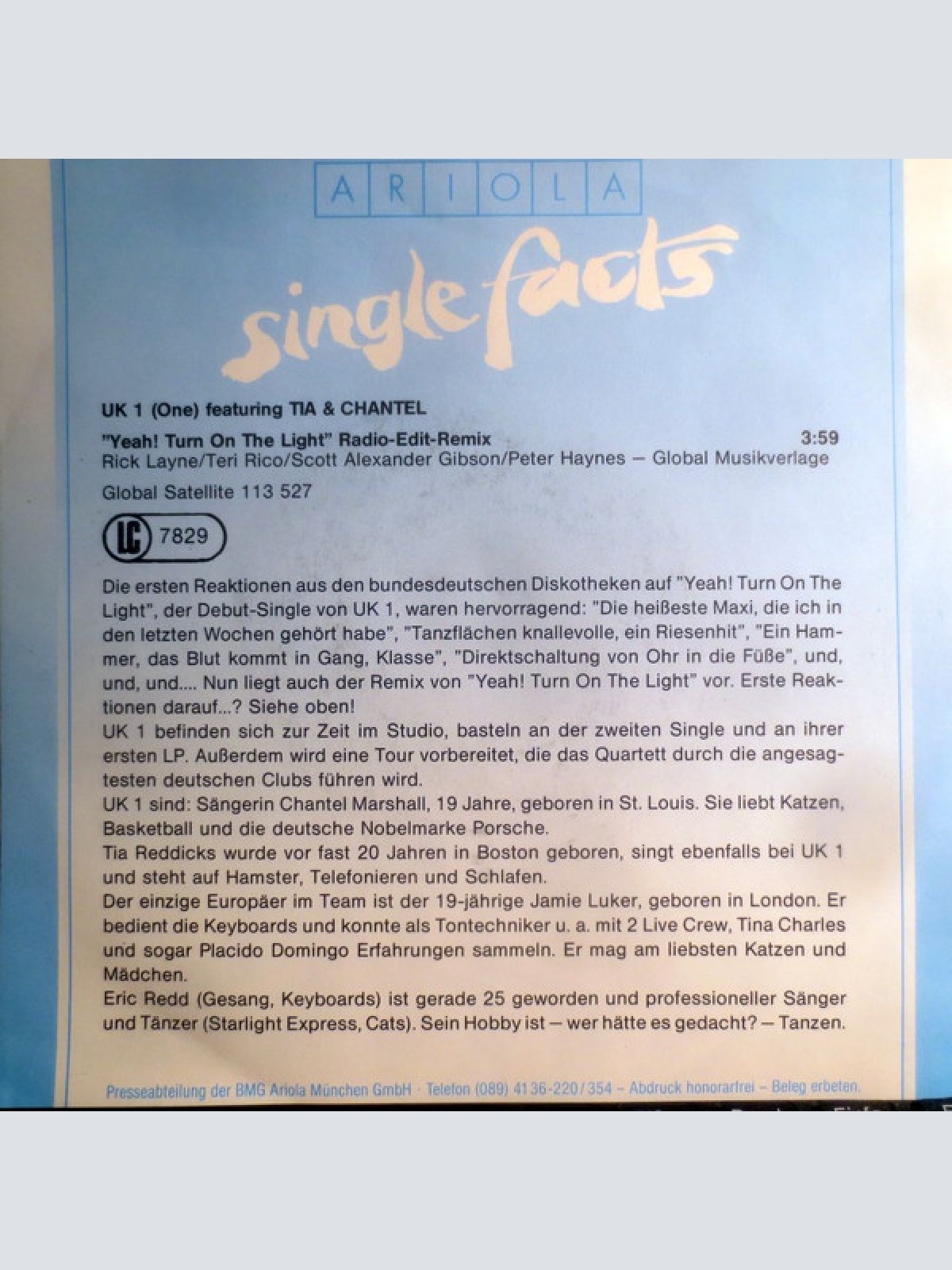 Vinyl / UK 1 (One)* Featuring Tia (18) & Chantel - Yeah! Turn On The Light