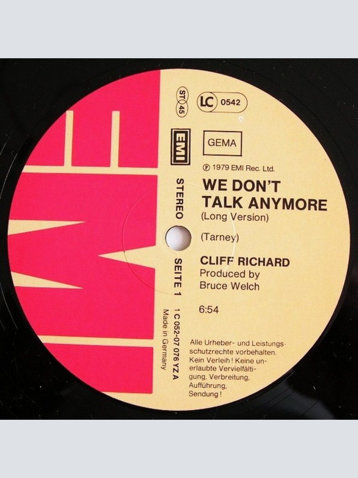 Vinyl / Cliff Richard - We Don't Talk Anymore