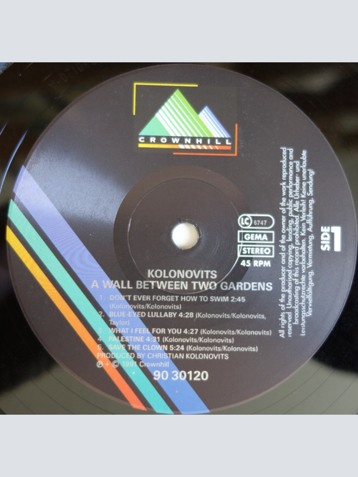 Vinyl / Kolonovits* - A Wall Between Two Gardens