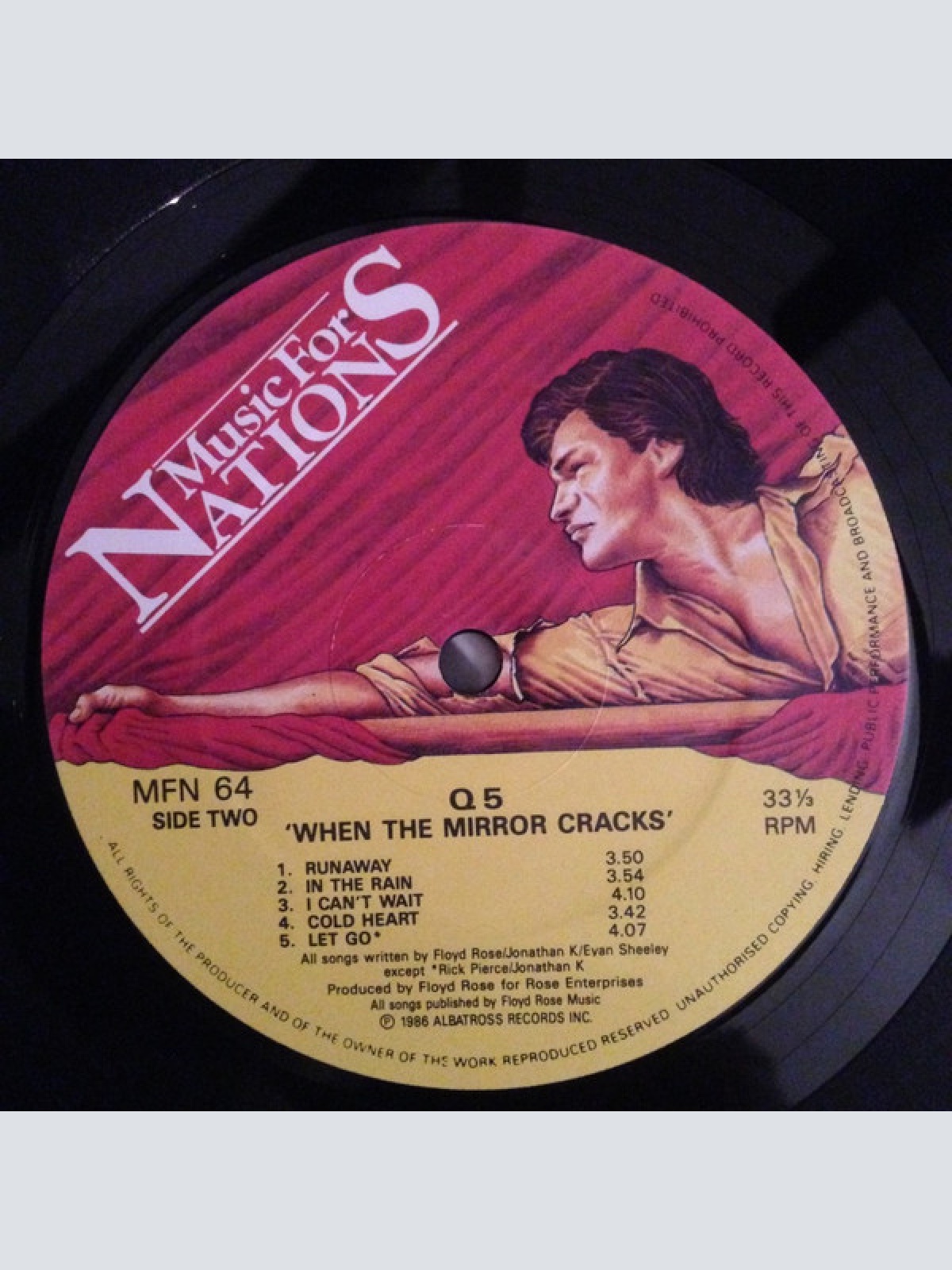 Vinyl / Q5 - When The Mirror Cracks