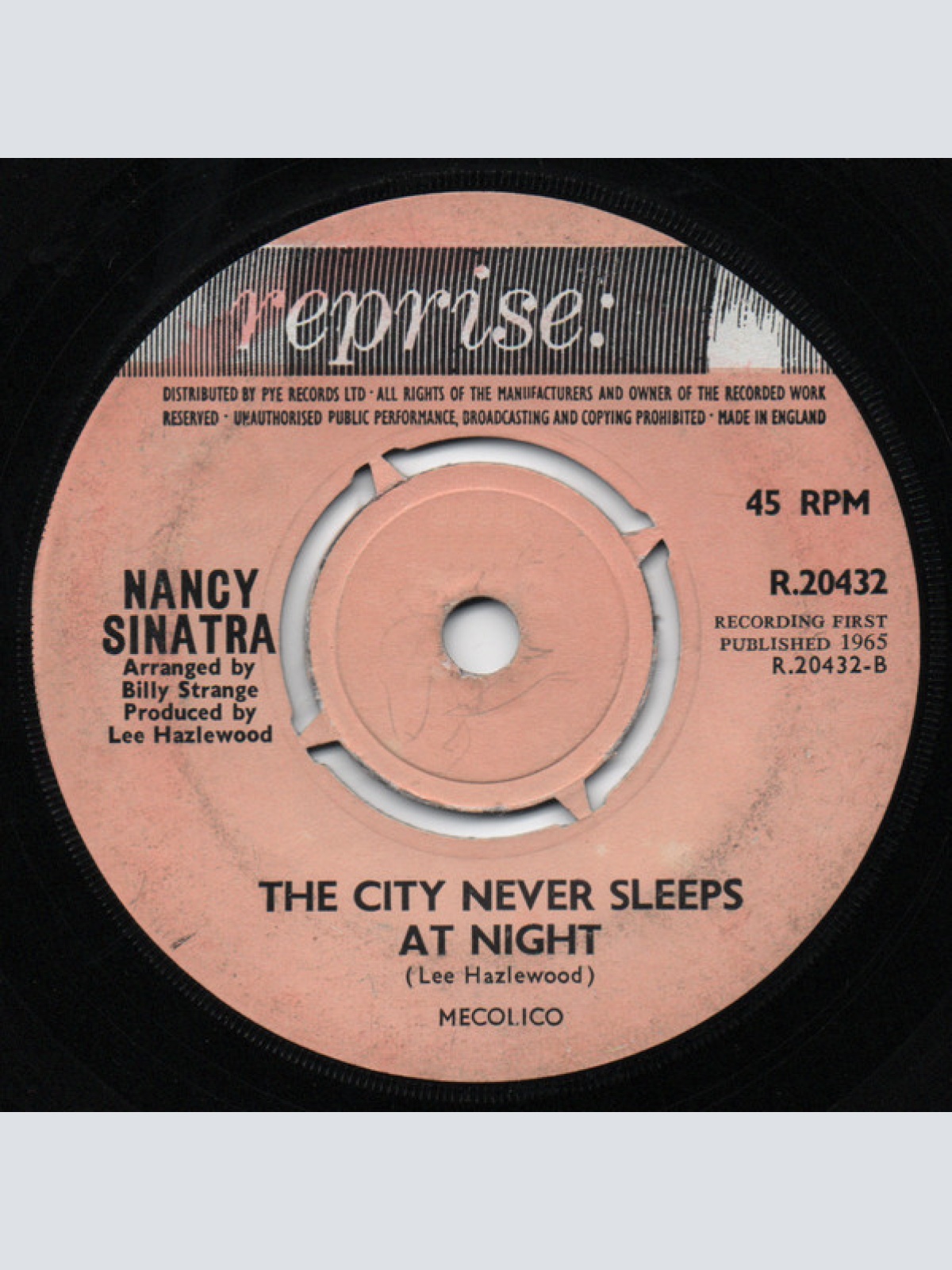 Vinyl / Nancy Sinatra - These Boots Are Made For Walkin'