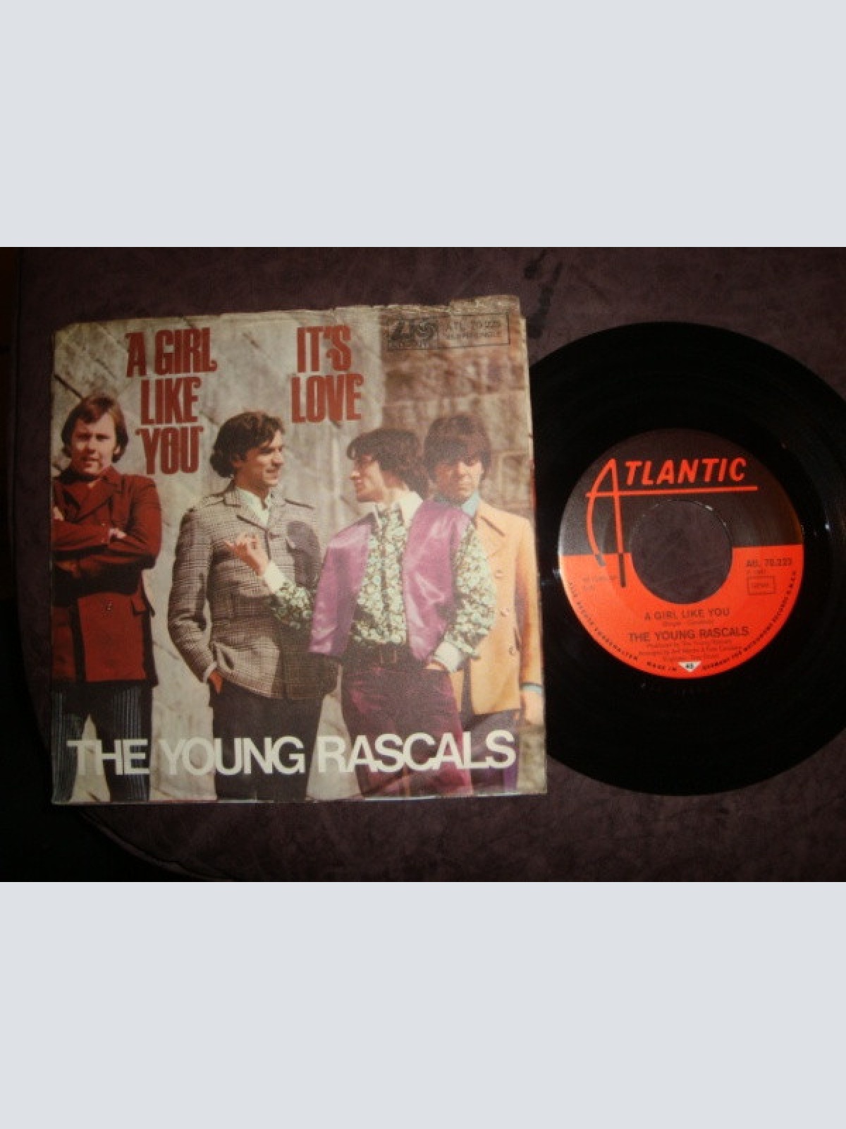 Vinyl / The Young Rascals - A Girl Like You / It's Love