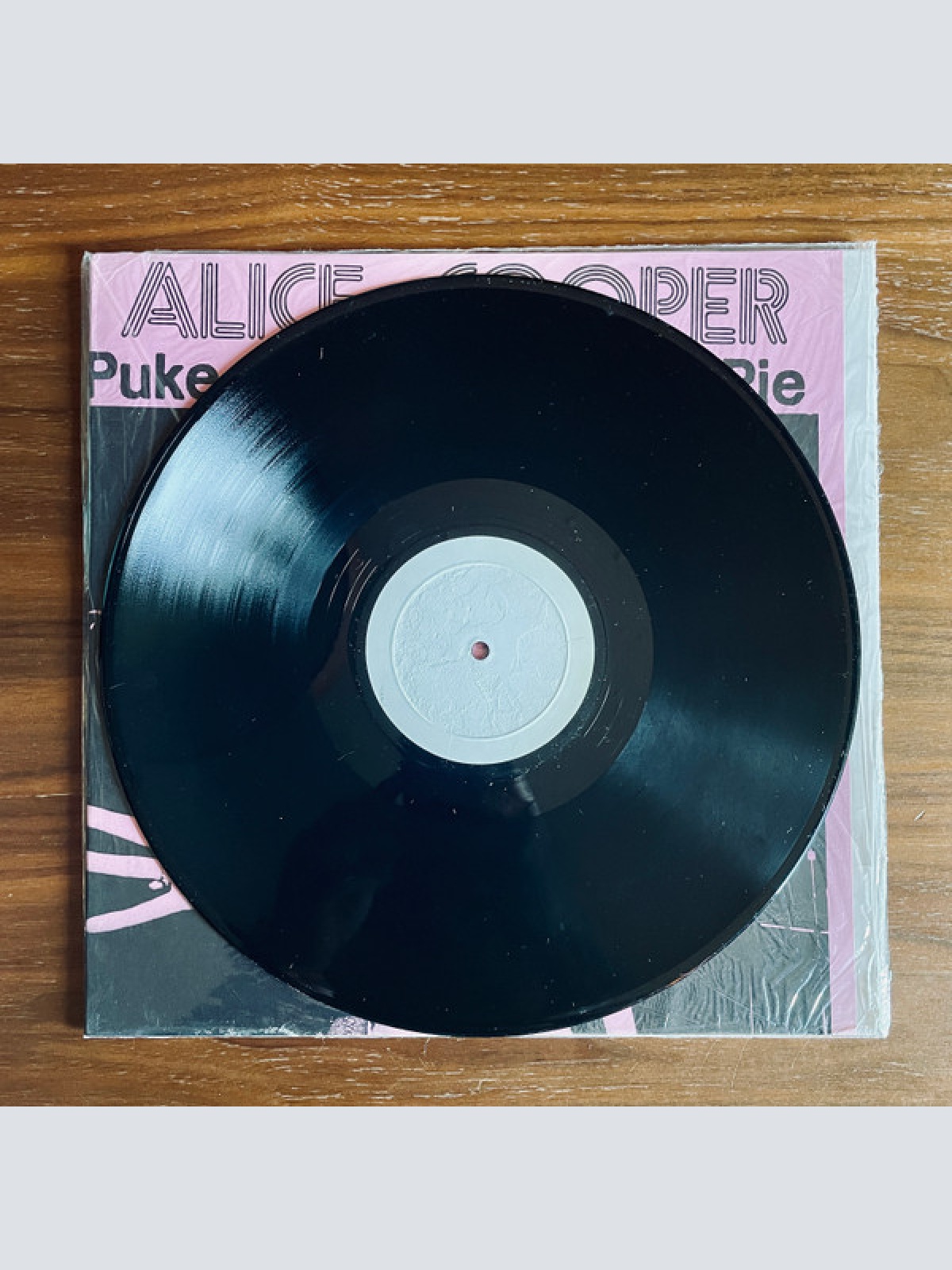 Vinyl / Alice Cooper - Puke On A Piece Of Apple Pie
