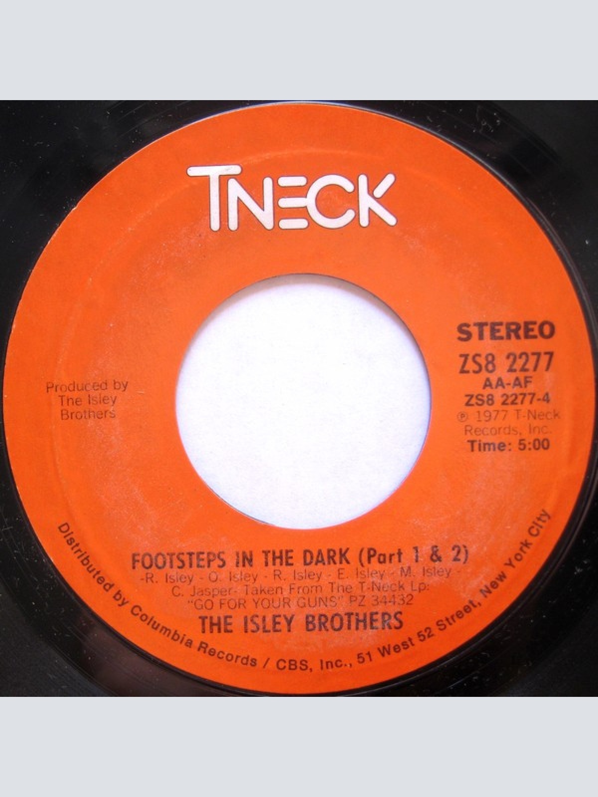 Vinyl / The Isley Brothers - Groove With You / Footsteps In The Dark (Part 1&2)