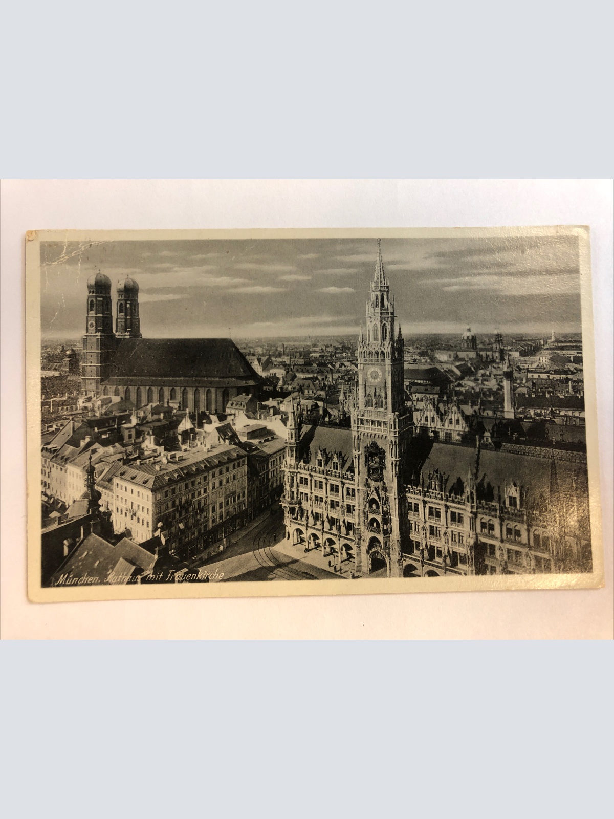 München. Rathaus mit Frauenkirche. 20328