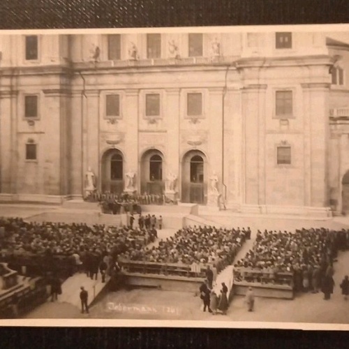 Jedermann Salzburg Vorm Dom Gr