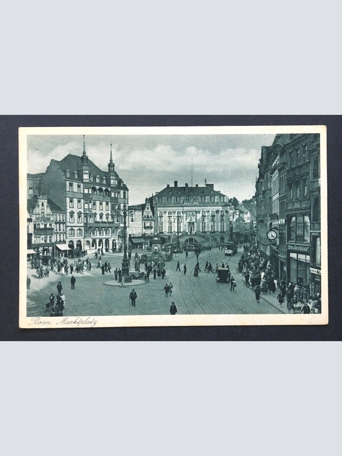 Bonn Marktplatz  Auto Strassenbahn Nordrhein-Westfalen Deutschland 401231TH A