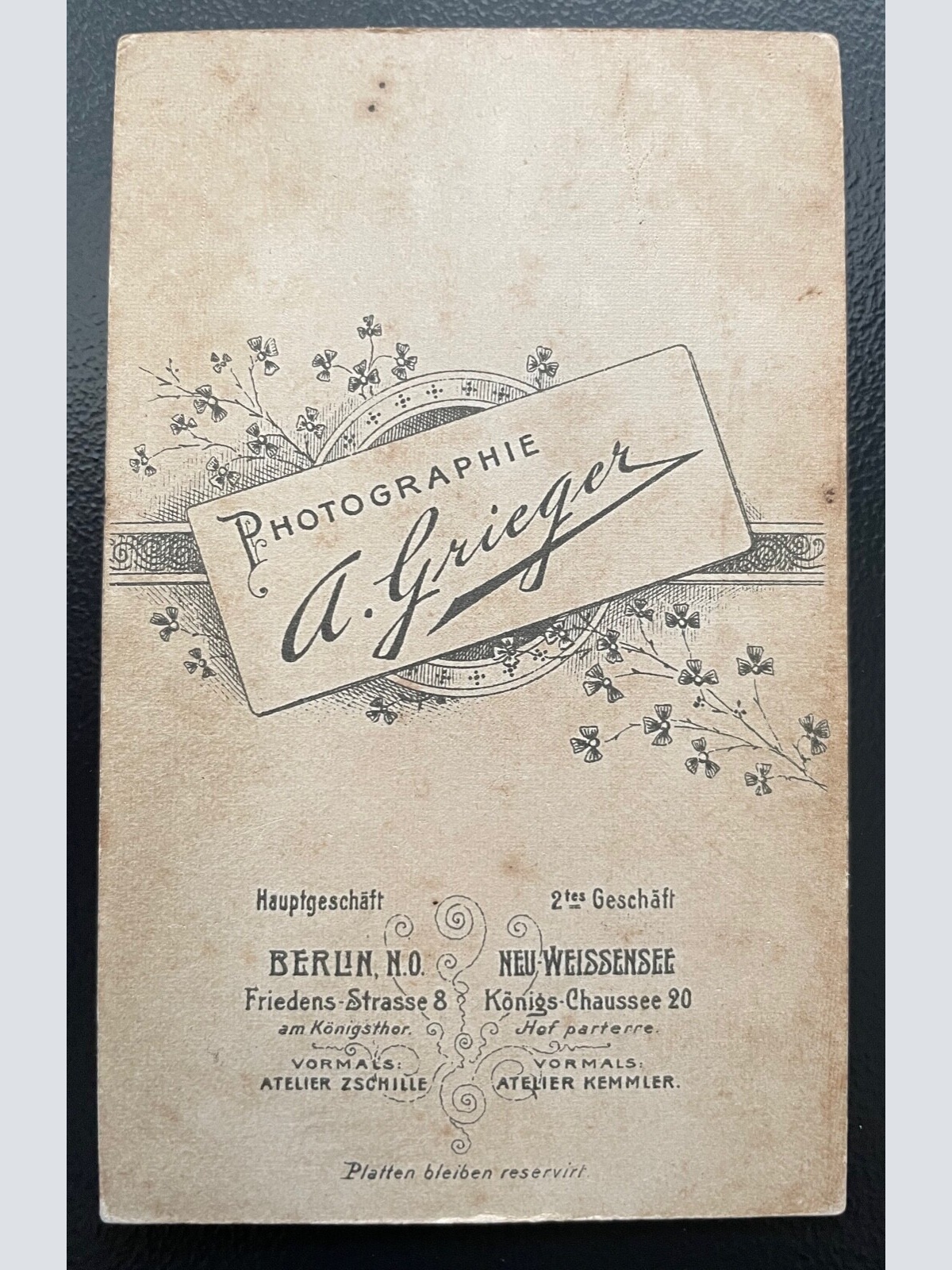 Foto Porträt Soldat Uniform Bart A.Grieger Berlin ca.10,2x6,3cm 402423 TH