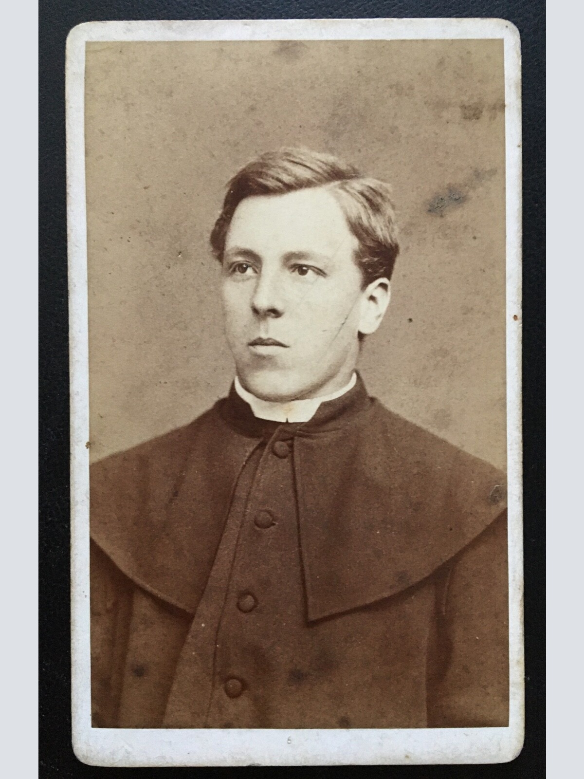 Foto Porträt Pfarrer Talar- Würthle & Spinnhirn Salzburg ca.6,4x10,5cm 400682 TH