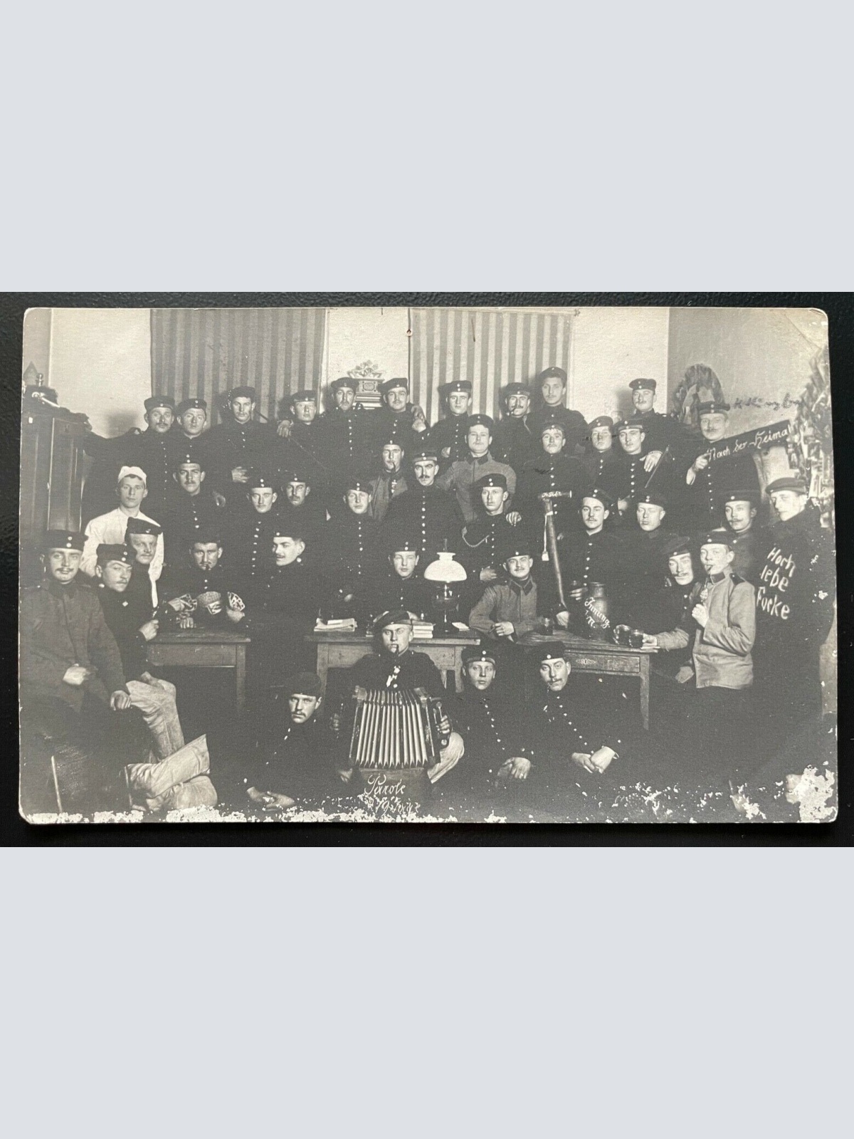 Gruppenaufnahme Soldaten Uniform Schirmmütze Barett Musik Militär Krieg 400578TH